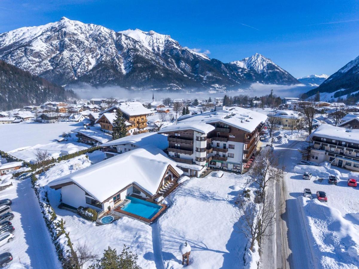 Hotel Karlwirt Pertisau Exterior photo
