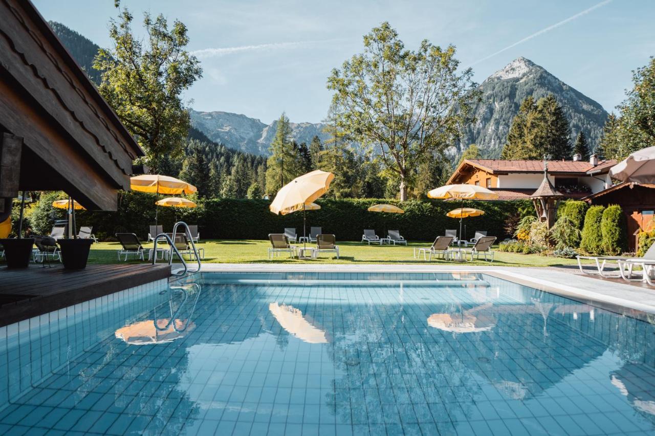 Hotel Karlwirt Pertisau Exterior photo