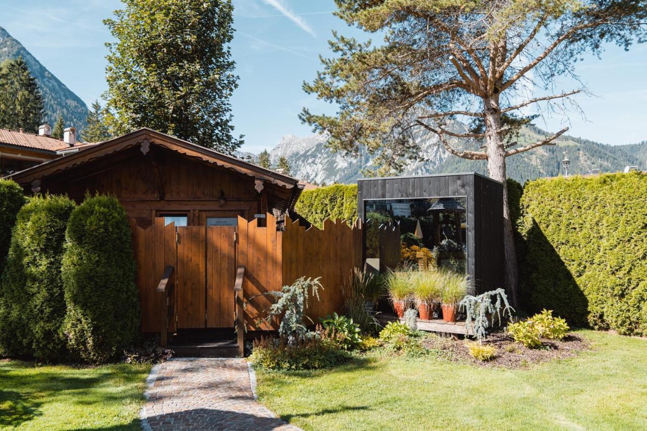 Hotel Karlwirt Pertisau Exterior photo