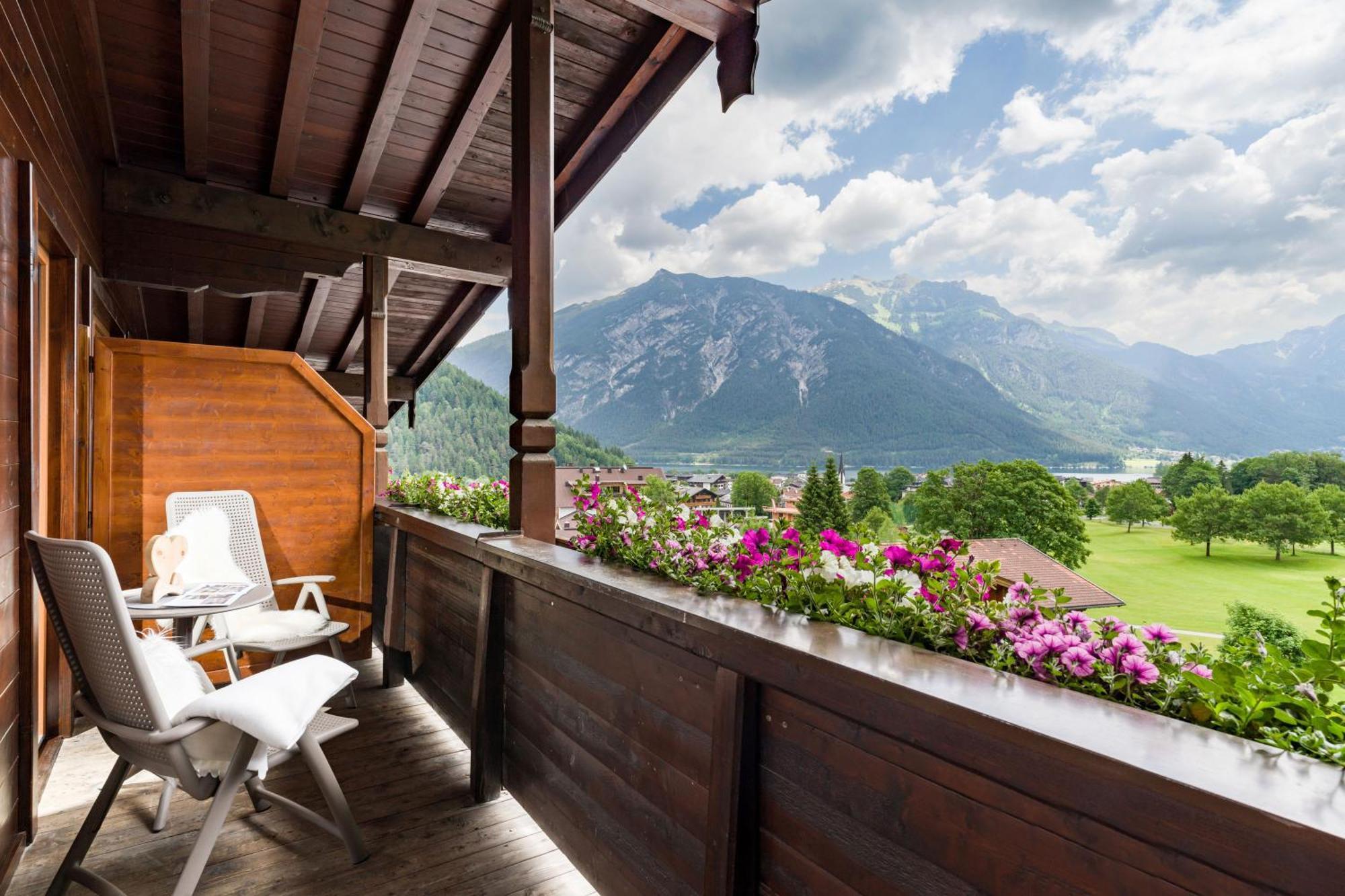 Hotel Karlwirt Pertisau Exterior photo