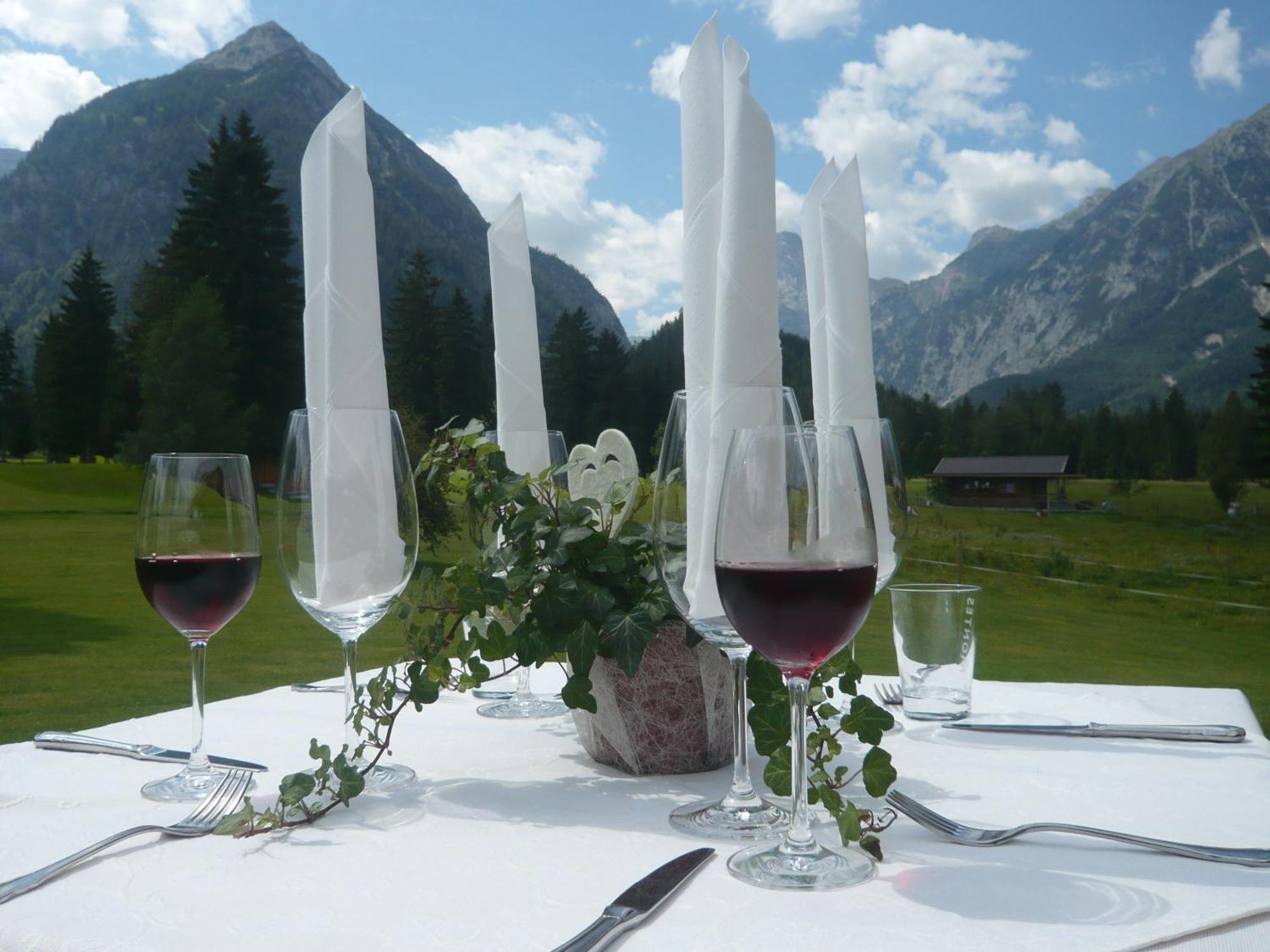 Hotel Karlwirt Pertisau Exterior photo